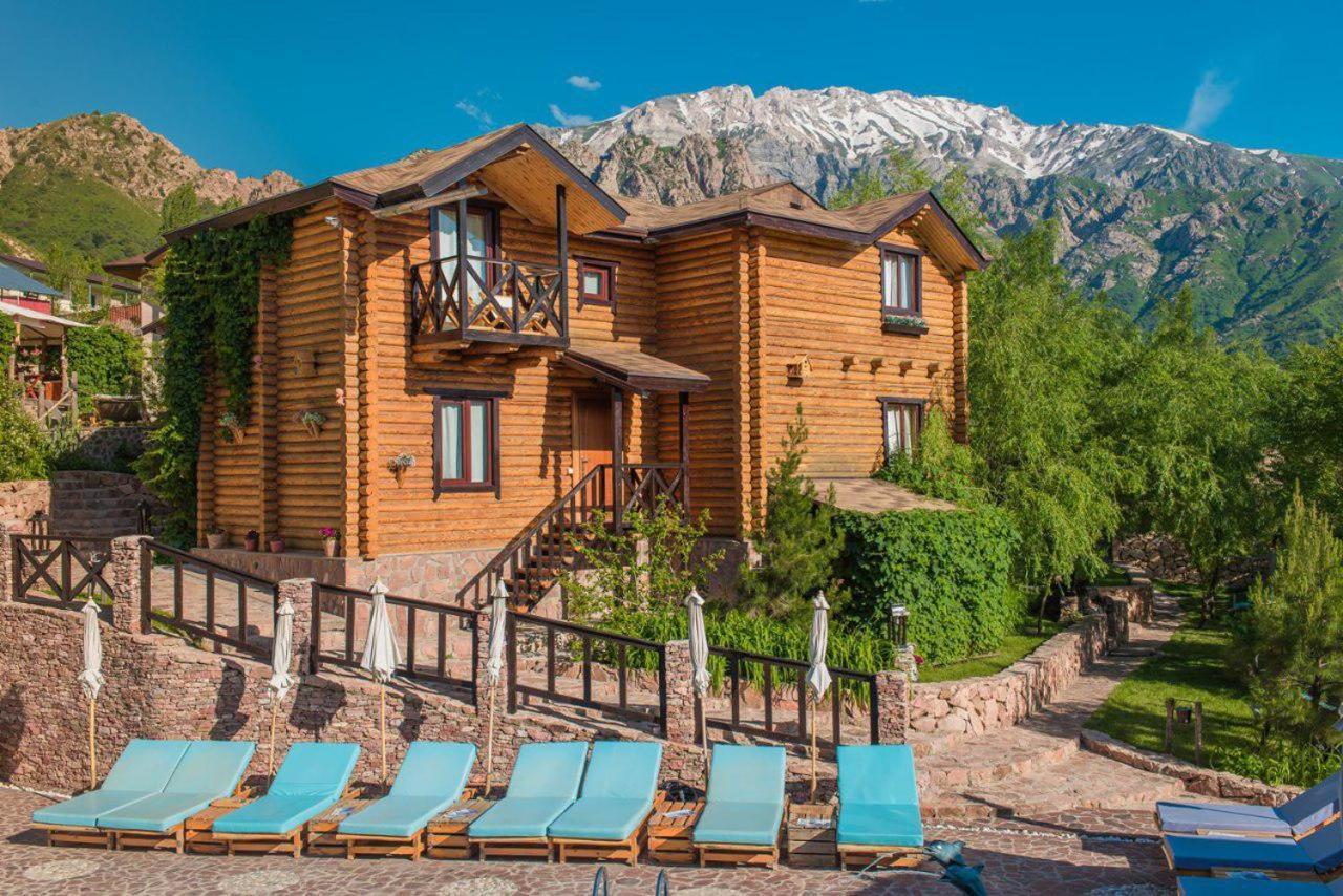 Boutigue Hotel Nebesa Chimgan Luaran gambar